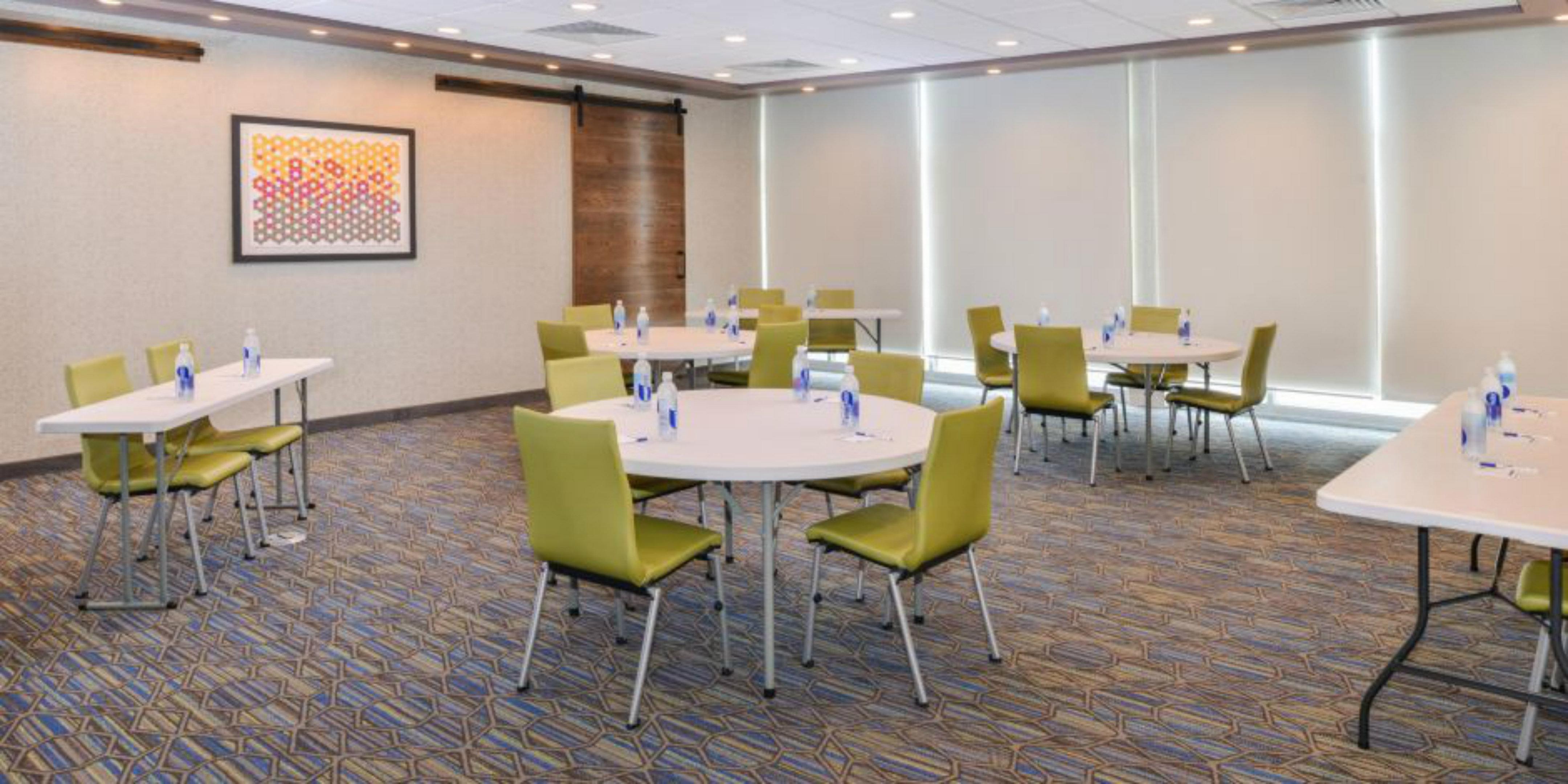 Holiday Inn Express - Alliance By Ihg Экстерьер фото